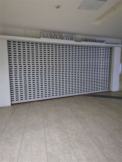 電動卷簾門使用之前需經(jīng)過嚴格的檢驗！